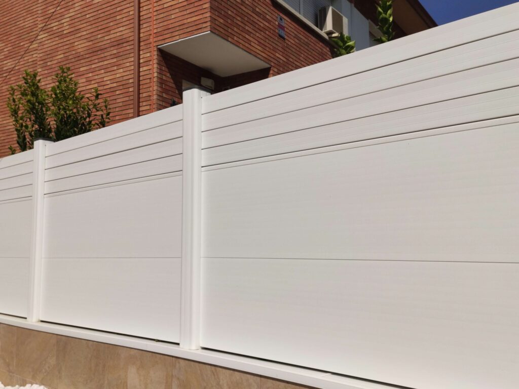 valla-pvc-chalet-scaled